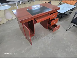 Executive Office Table Zephyr