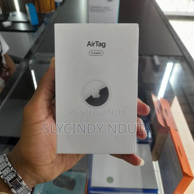 Apple Air Tag 4 - main view