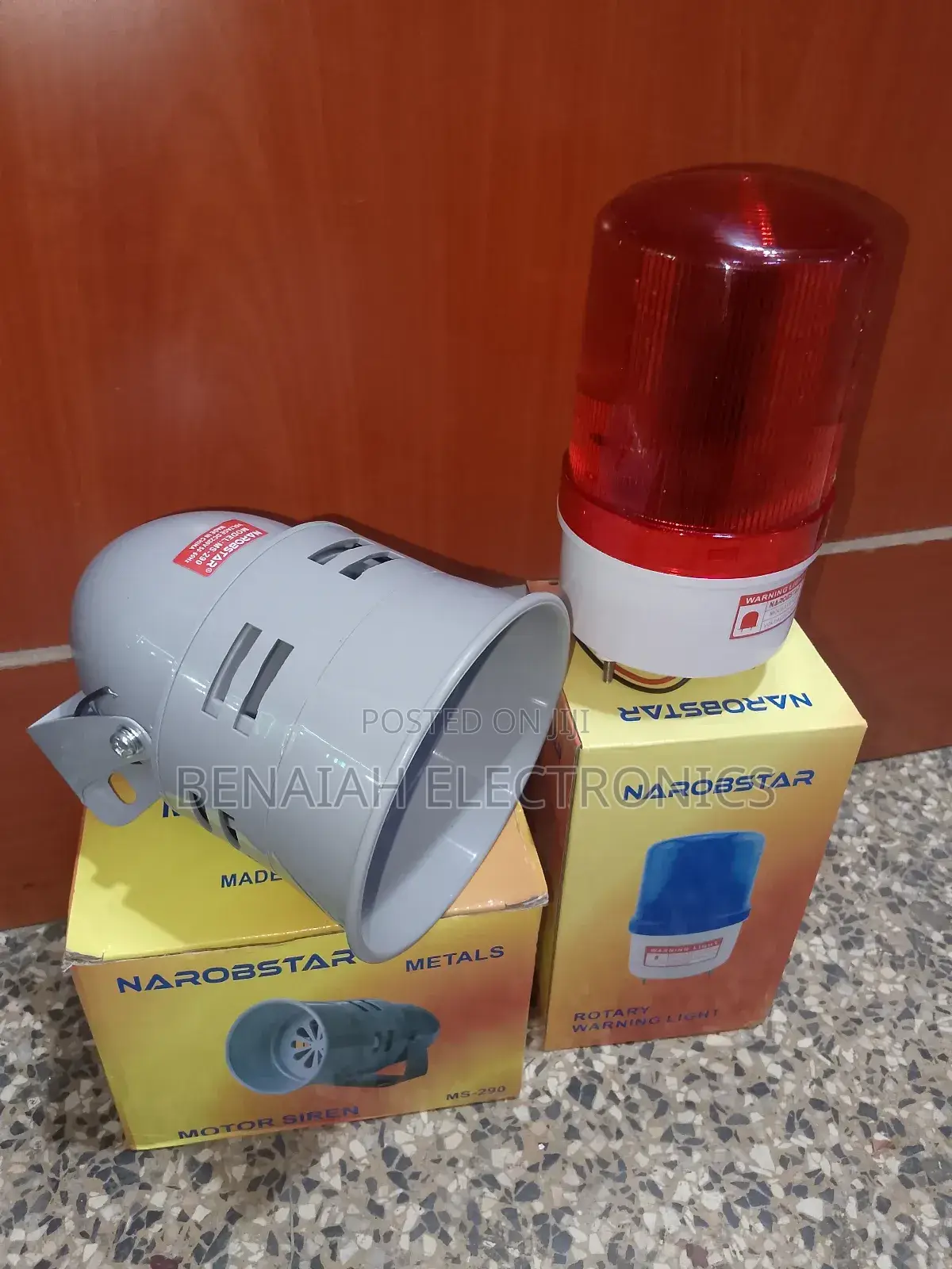 Powerful Siren With Bright Warning Light,