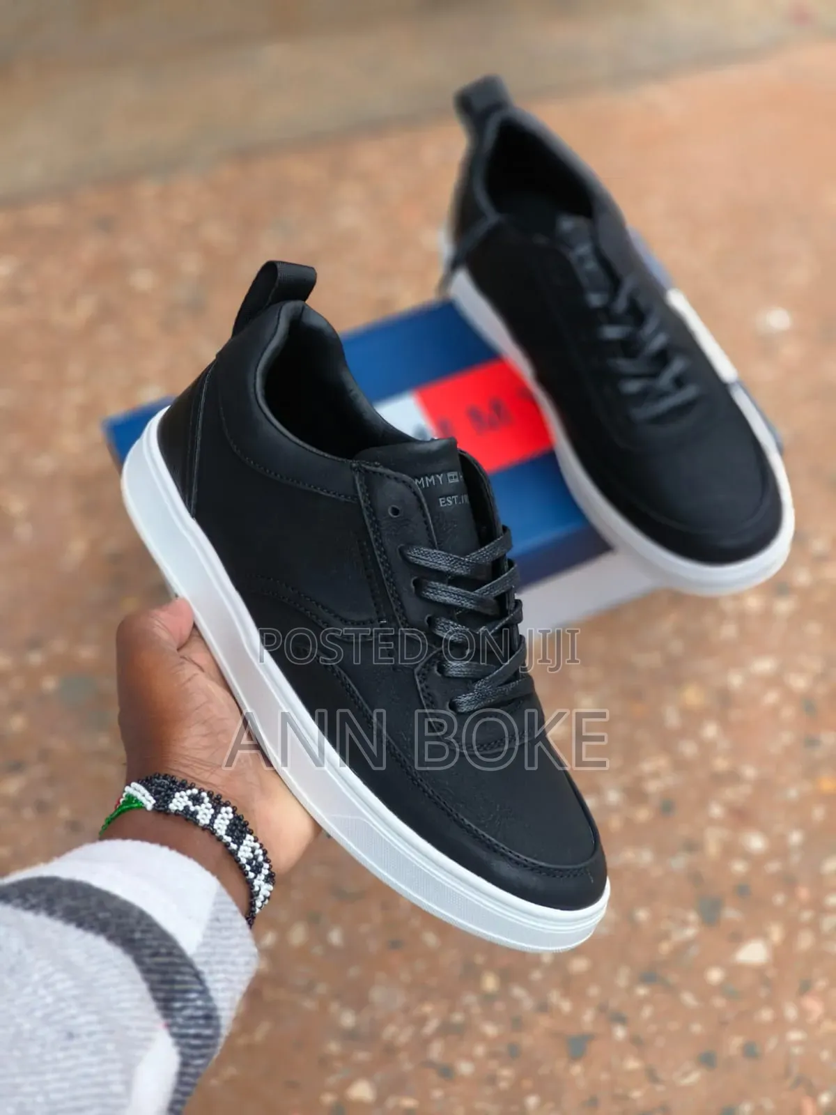 Casual
Size: 40-45
Available