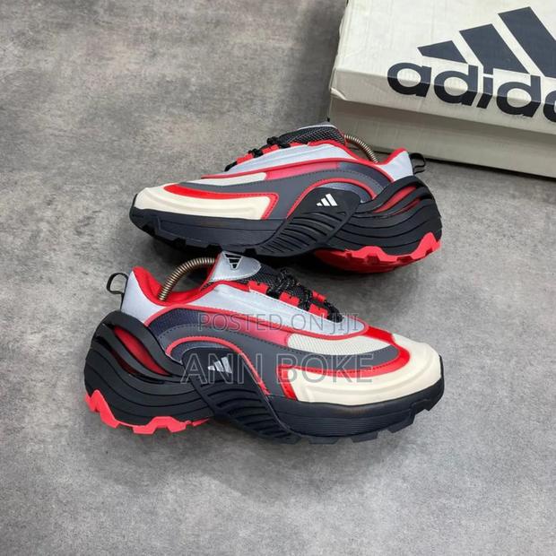 Adidas Casual
Size: 40-45 - thumbnail 2