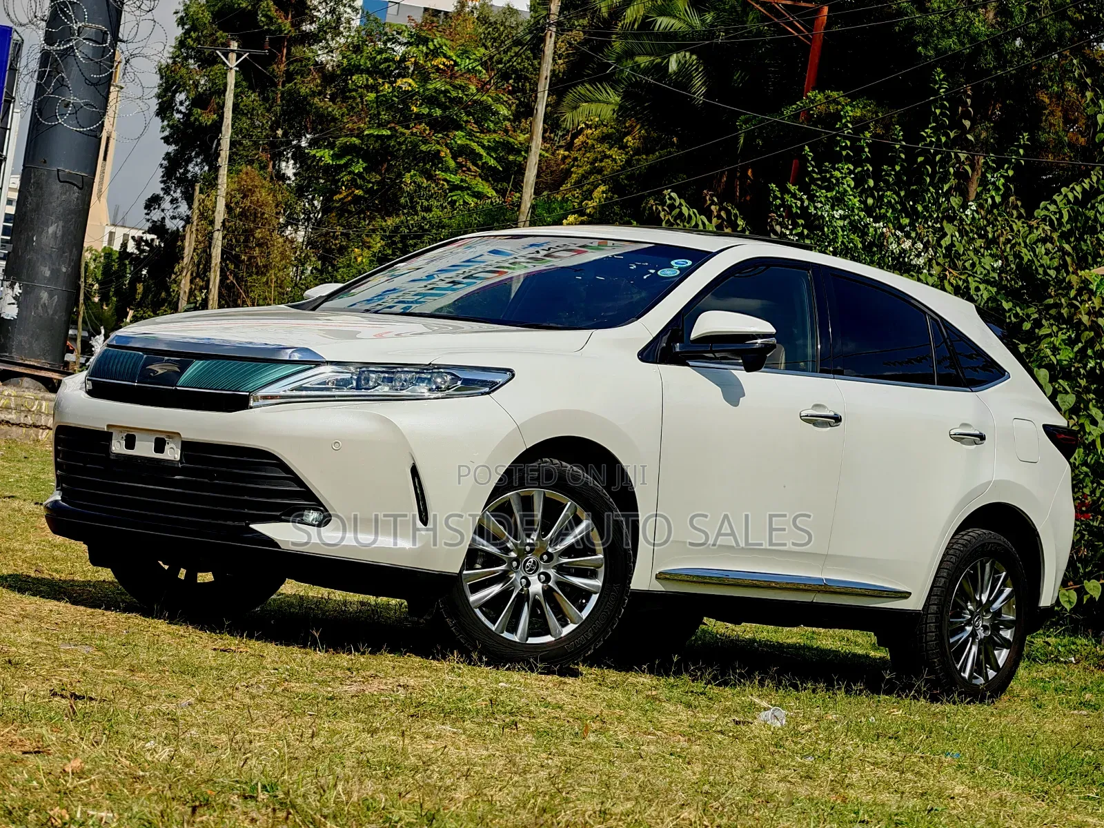 Toyota Harrier 2.0 2019 White