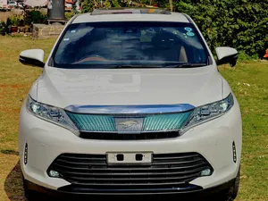 Toyota Harrier 2.0 2019 White