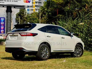 Toyota Harrier 2.0 2019 White