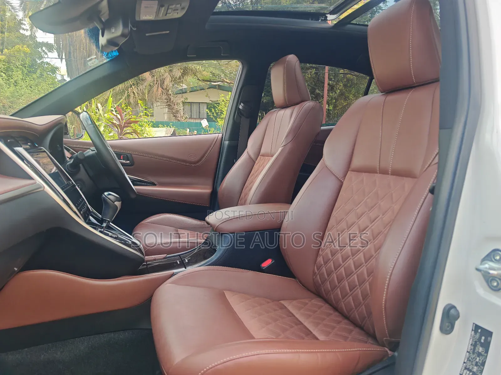 Toyota Harrier 2.0 2019 White