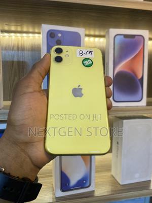 Apple iPhone 11 256 GB Yellow - main view