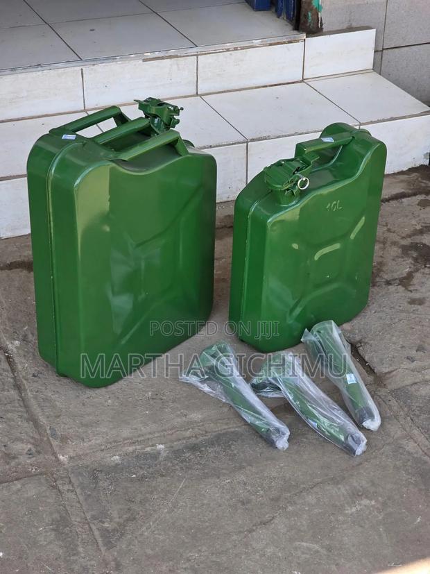 20ltr Fuel/Petrol Jerrycan With A Pouring Spout - main view