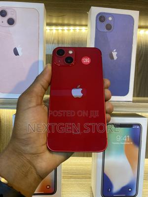 Apple iPhone 13 128 GB Red - main view