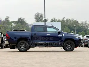 Toyota Hilux 2021 Blue