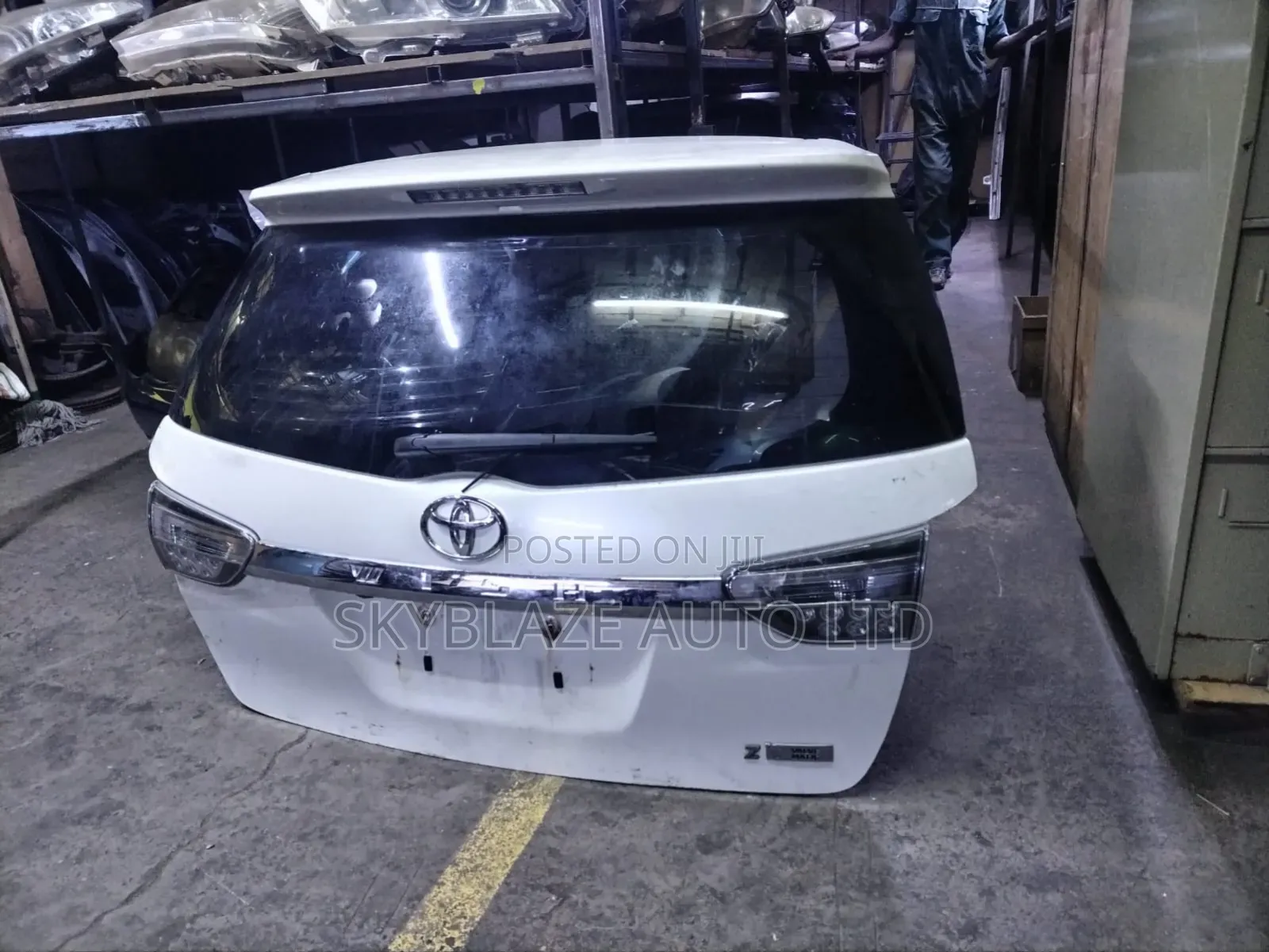 Toyota Wish 2015 Tailgate