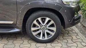 Toyota Land Cruiser 4.6 V8 ZX 2020 Gray
