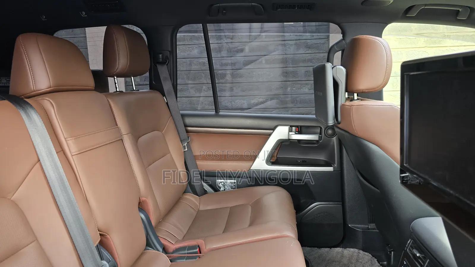 Toyota Land Cruiser 4.6 V8 ZX 2020 Gray