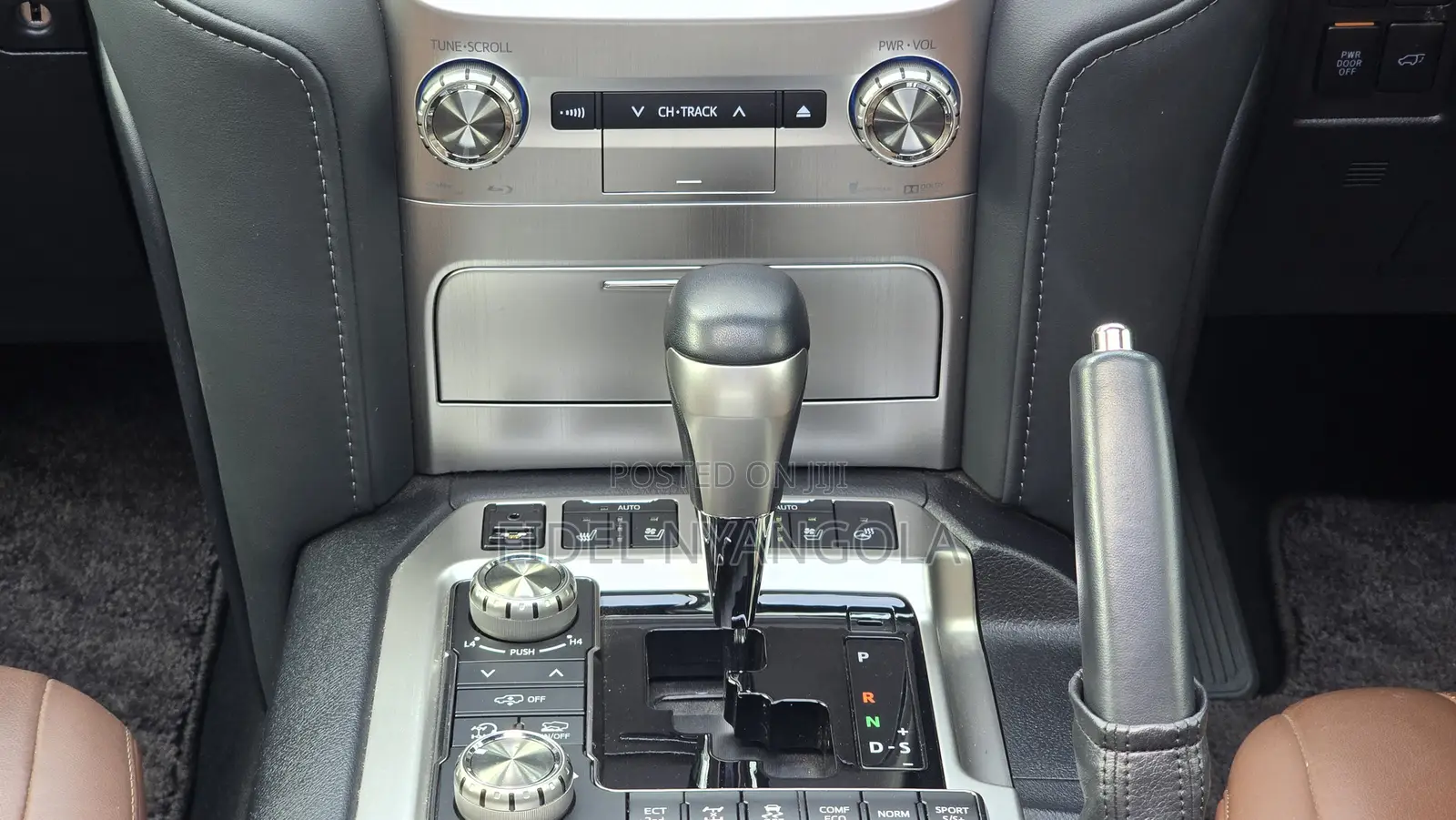 Toyota Land Cruiser 4.6 V8 ZX 2020 Gray