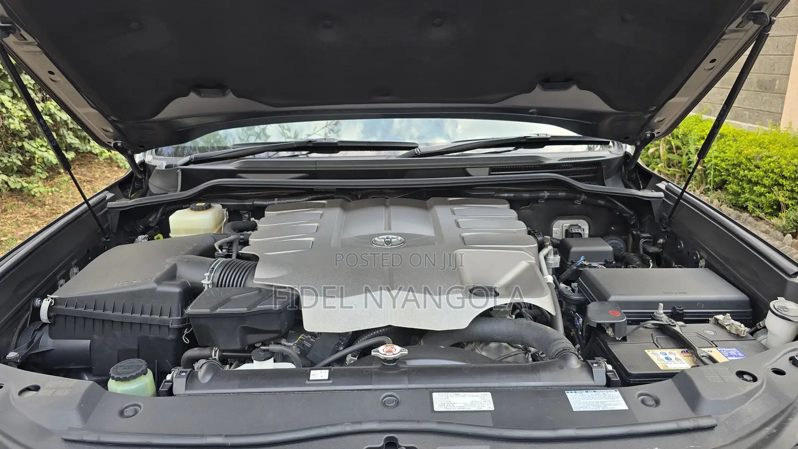 Toyota Land Cruiser 4.6 V8 ZX 2020 Gray