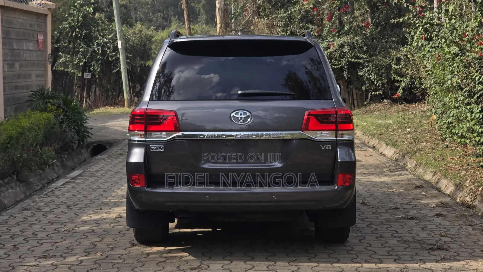 Toyota Land Cruiser 4.6 V8 ZX 2020 Gray
