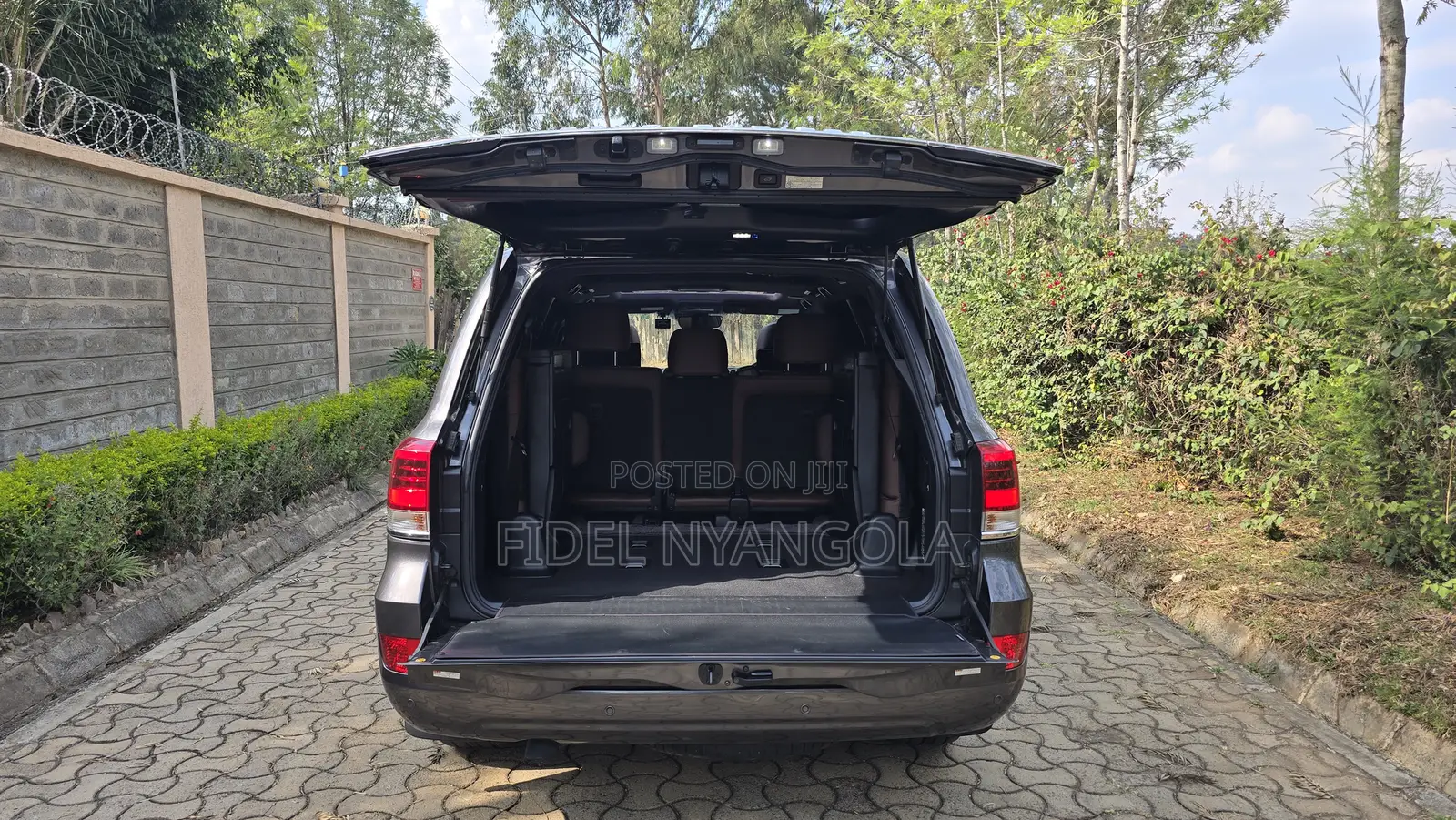 Toyota Land Cruiser 4.6 V8 ZX 2020 Gray
