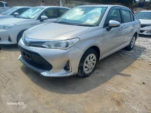 Toyota Axio 1.5 Hybrid 2WD 2019 White