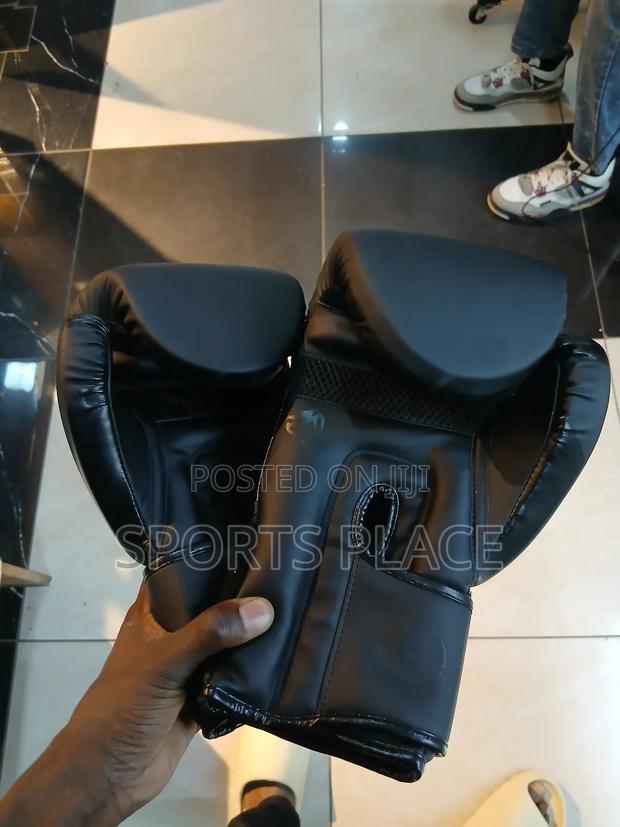Black Boxing Gloves - Venum Boxing