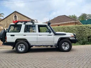 Toyota Land Cruiser 2018 White
