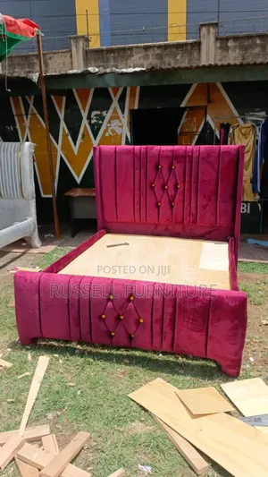 Chester King Size Maroon Bed