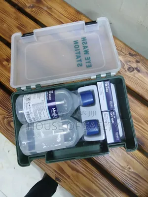Mountable Emergency Eye Wash