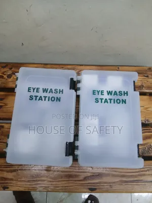 Mountable Emergency Eye Wash