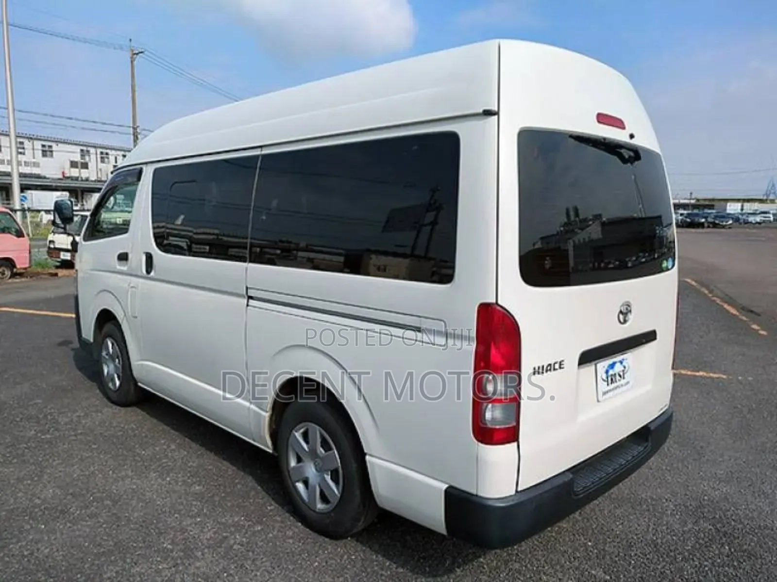 Toyota HiAce 2019 White