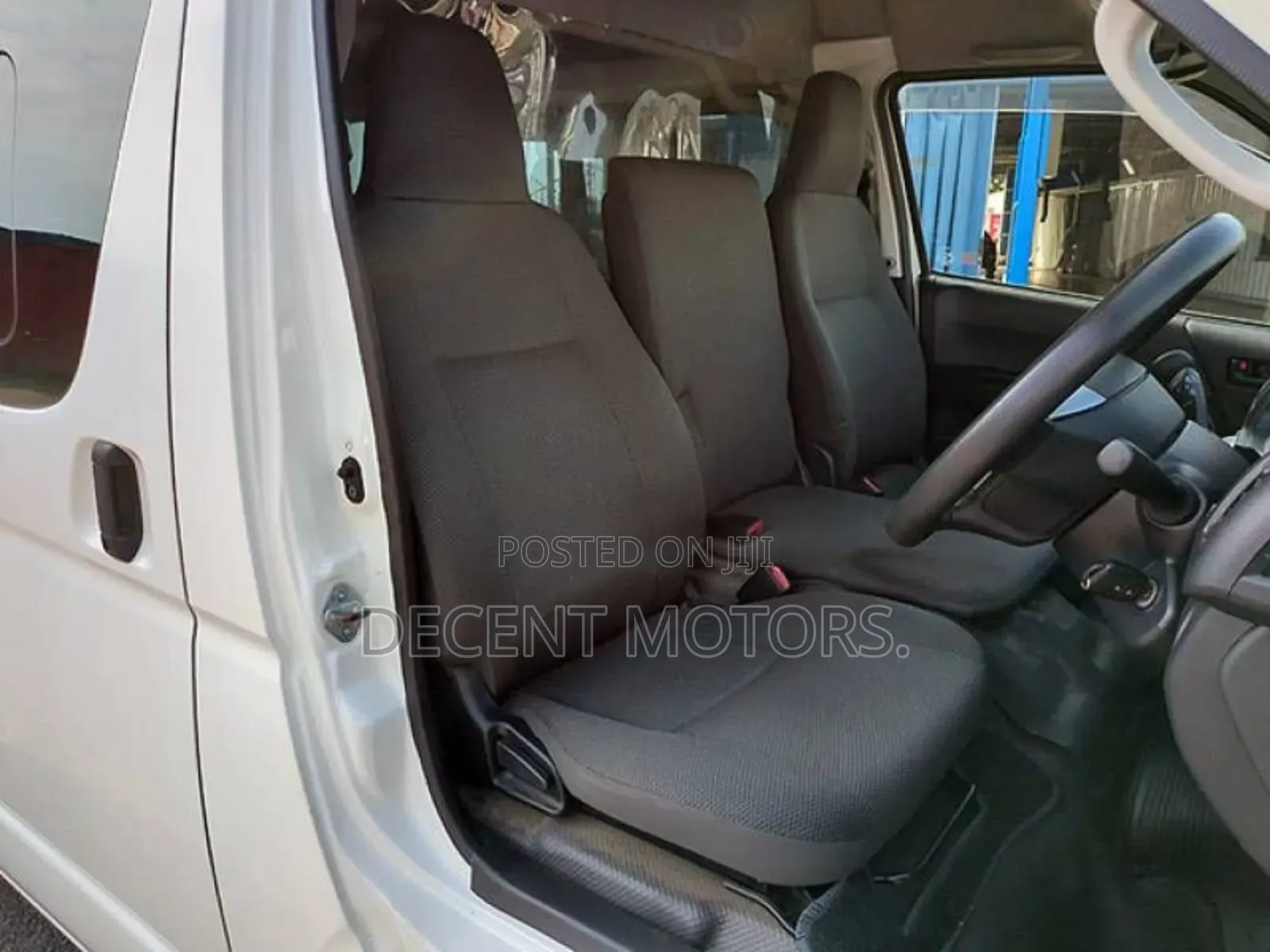 Toyota HiAce 2019 White