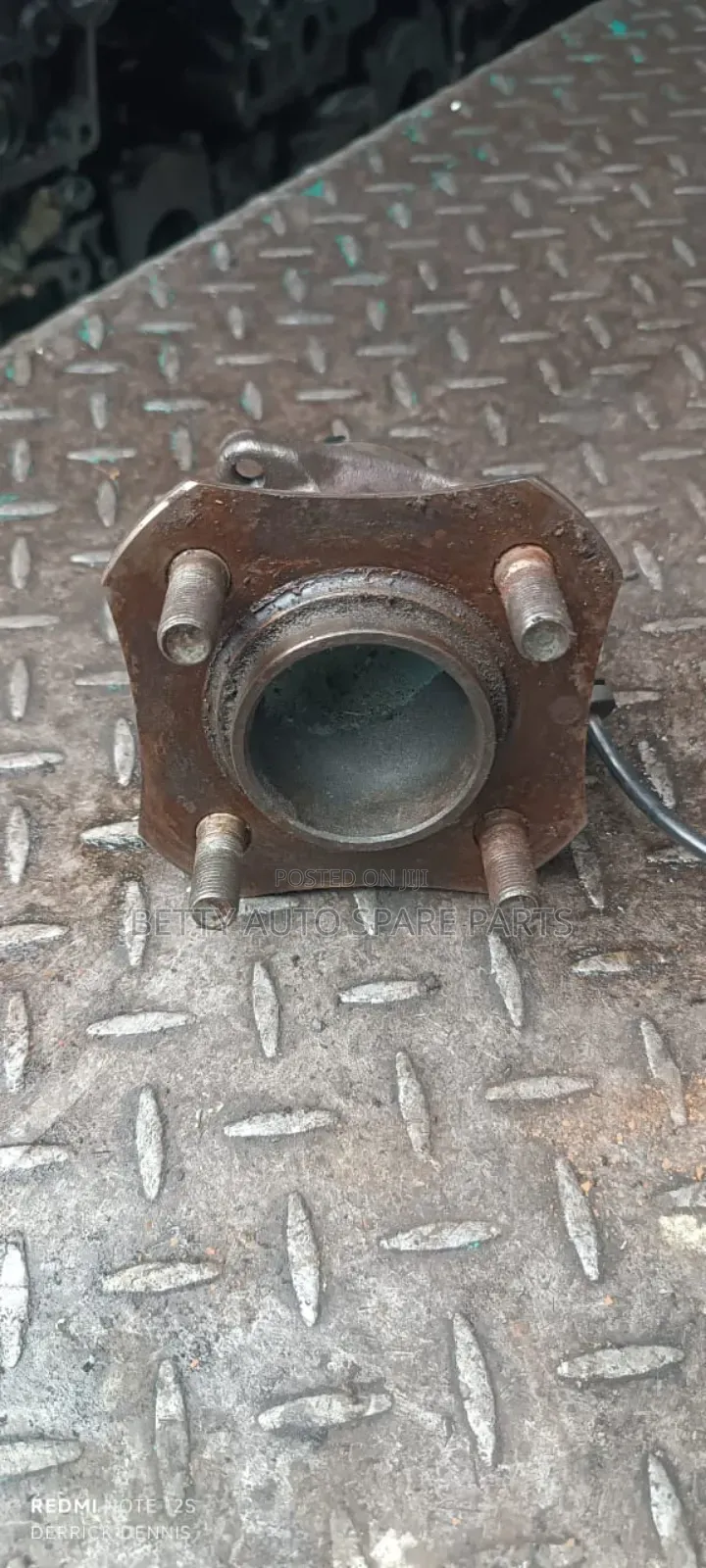 Nissan Tiida Rear Hub