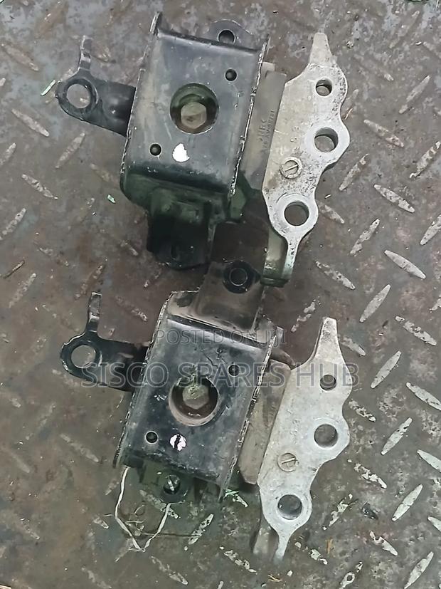 Engine Mounts Daihatsu Mira