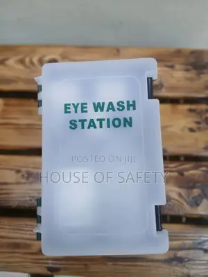 Industrial Safety Emergency Station With 2 Solutions