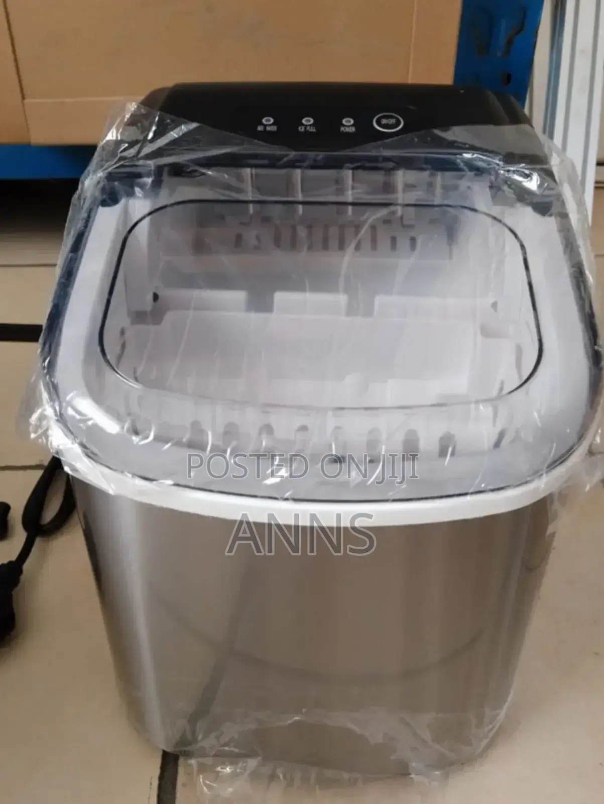 Icecube Maker 12 KGS
°Water Capacity of 1.5litres