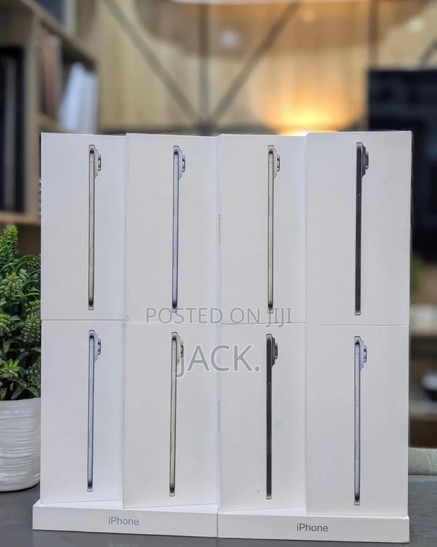 New Apple iPhone 17 256 GB Silver - main view