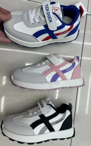 Classy Unisex Babies Sneakers