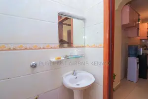 Purehost 1bedroom Airbnb in Parklands-Ngara- Stima Plaza