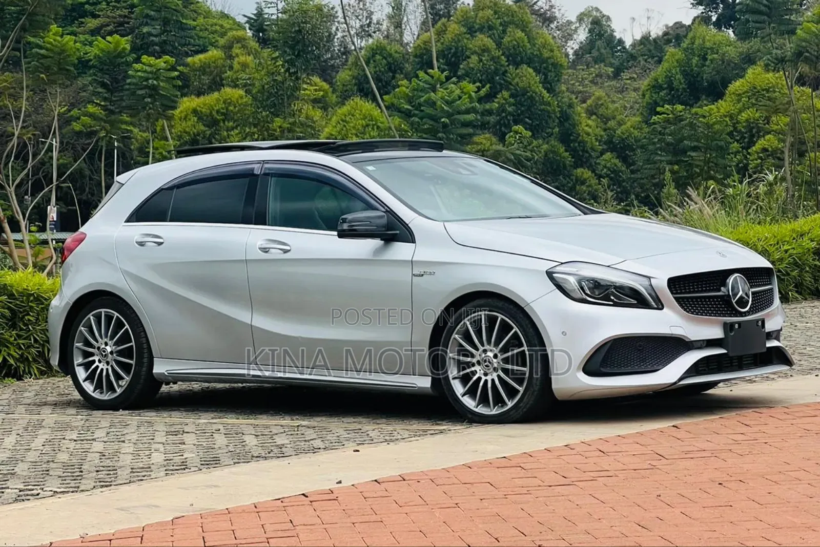 Mercedes-Benz A-Class 2018 Silver