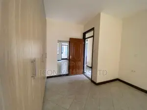 3bdrm Apartment in Waiyaki Way, Loresho for sale