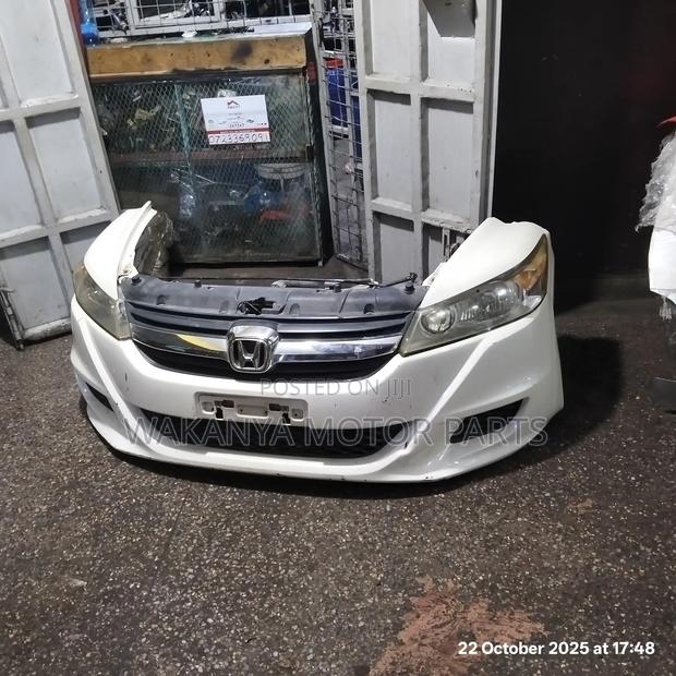 Honda Stream Model 2010/2011 Nose Cut. Clean, Original Ex Japan - main view