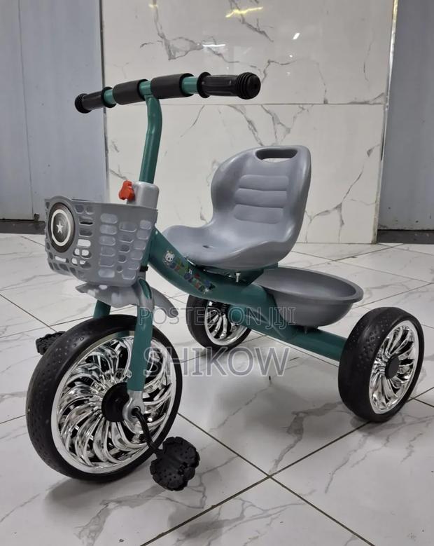 Kids 3-Wheel Tricycle With Front Basket – Green/Grey