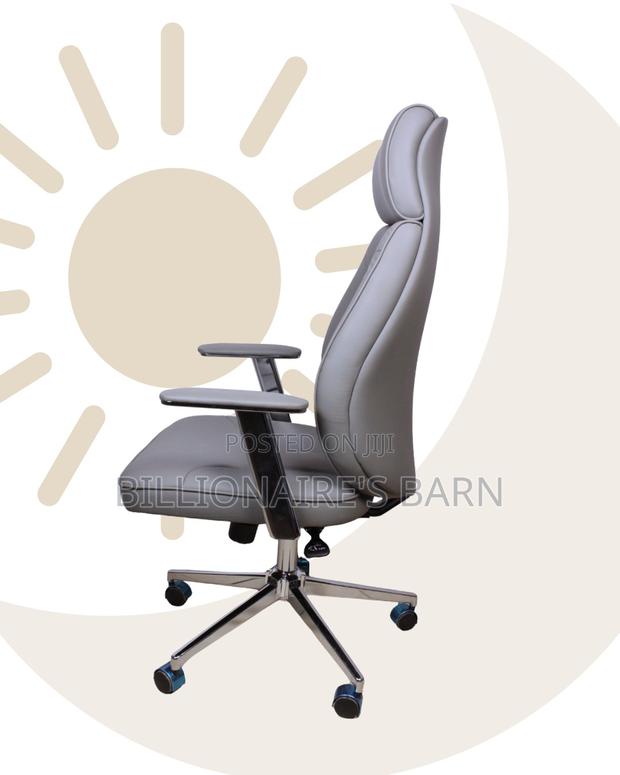 Pro Today Executive Price Office (Best-Seller) | Same-Day Delivery