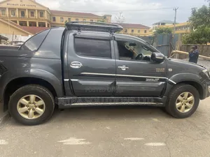 Toyota Hilux 2008 Gray