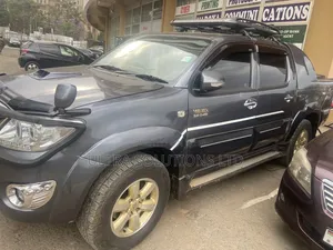 Toyota Hilux 2008 Gray