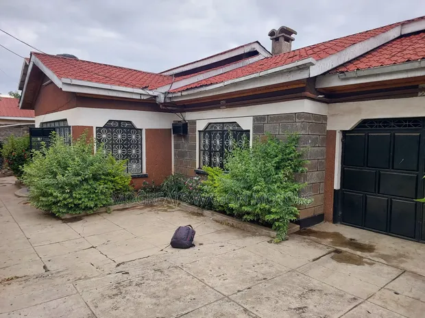 4bdrm Bungalow in London, Nakuru Town East for rent