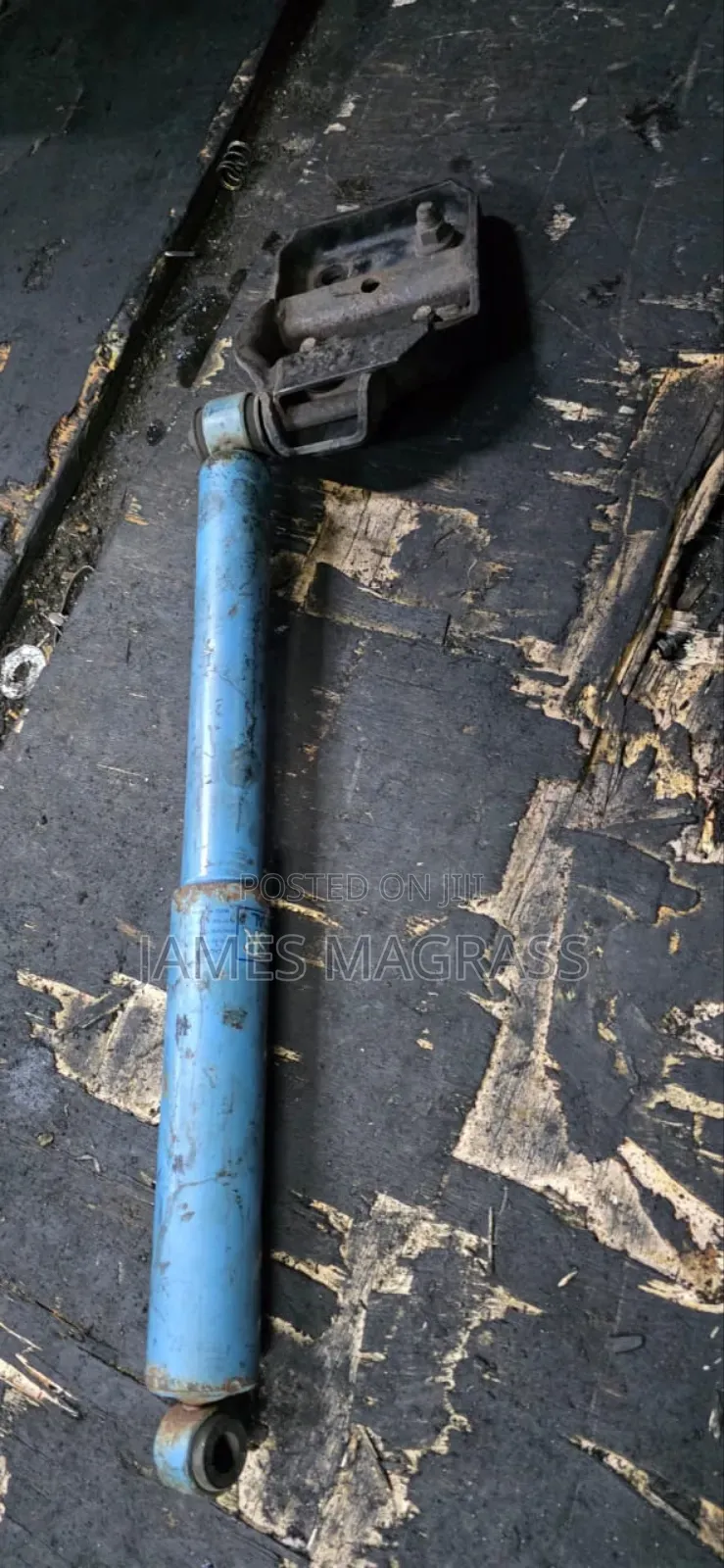 Back Shocks for Hiace(7l)