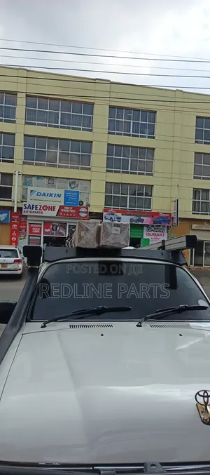 Lc80 Series Roof Rails.