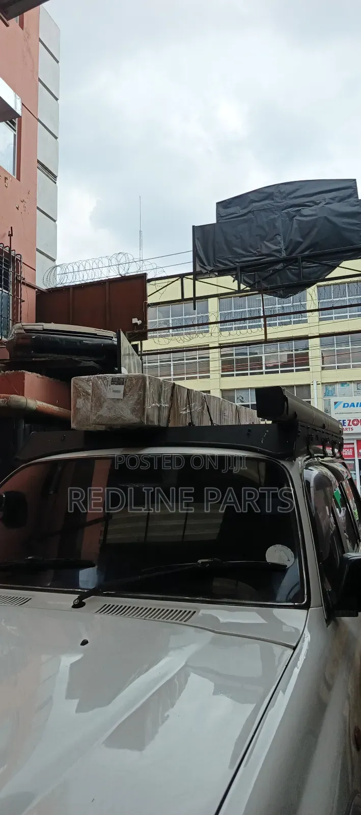 Lc80 Series Roof Rails.