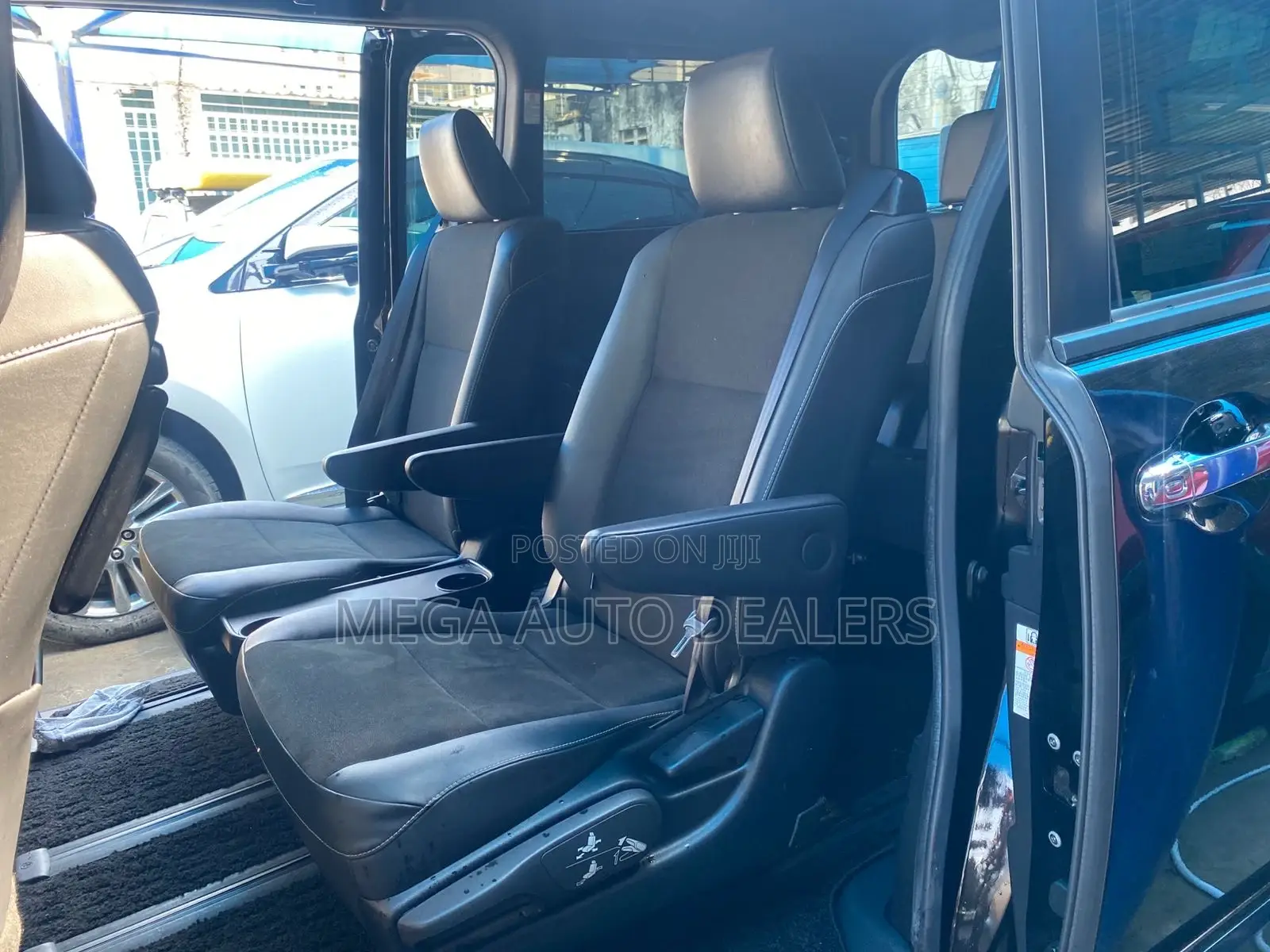 Toyota Noah 2018 Black