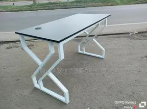 Extensive Modern Office Table