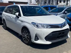 Toyota Corolla Fielder 2018 White