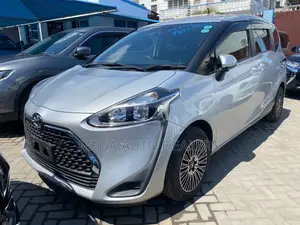 Toyota Sienta 2018 Silver